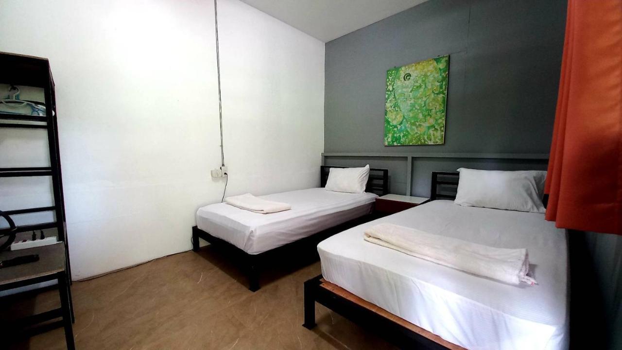 White Jail At Koh Tao Hostel エクステリア 写真