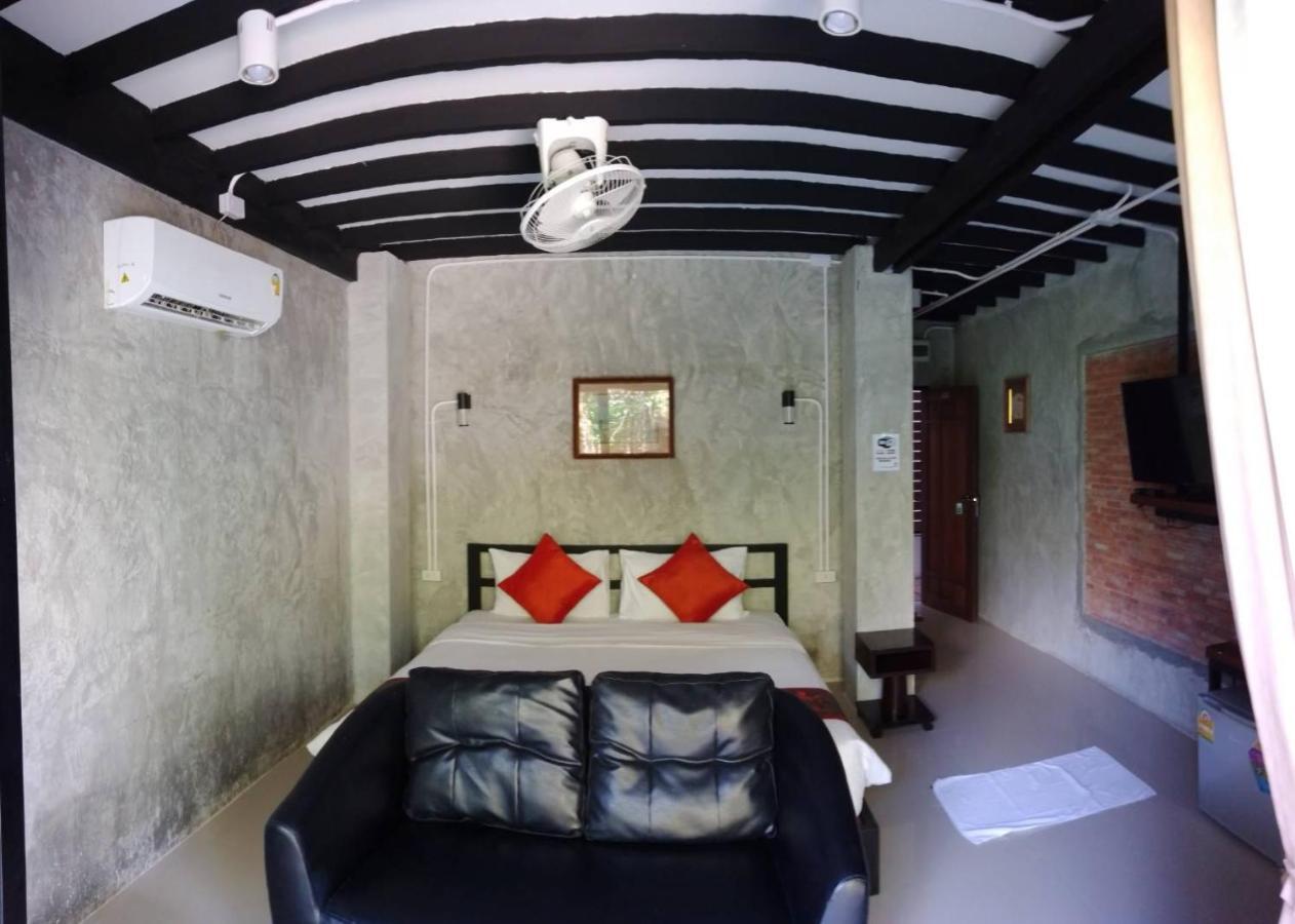 White Jail At Koh Tao Hostel エクステリア 写真