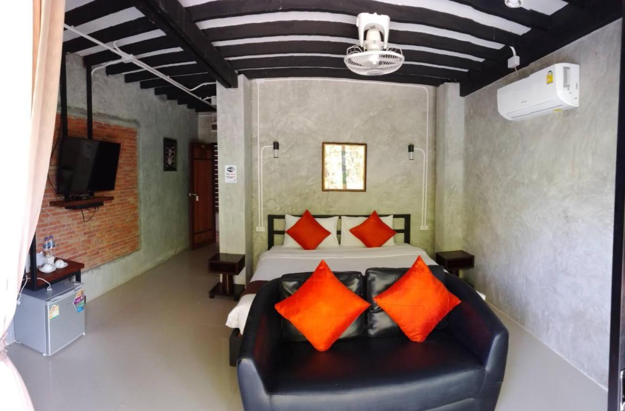 White Jail At Koh Tao Hostel エクステリア 写真