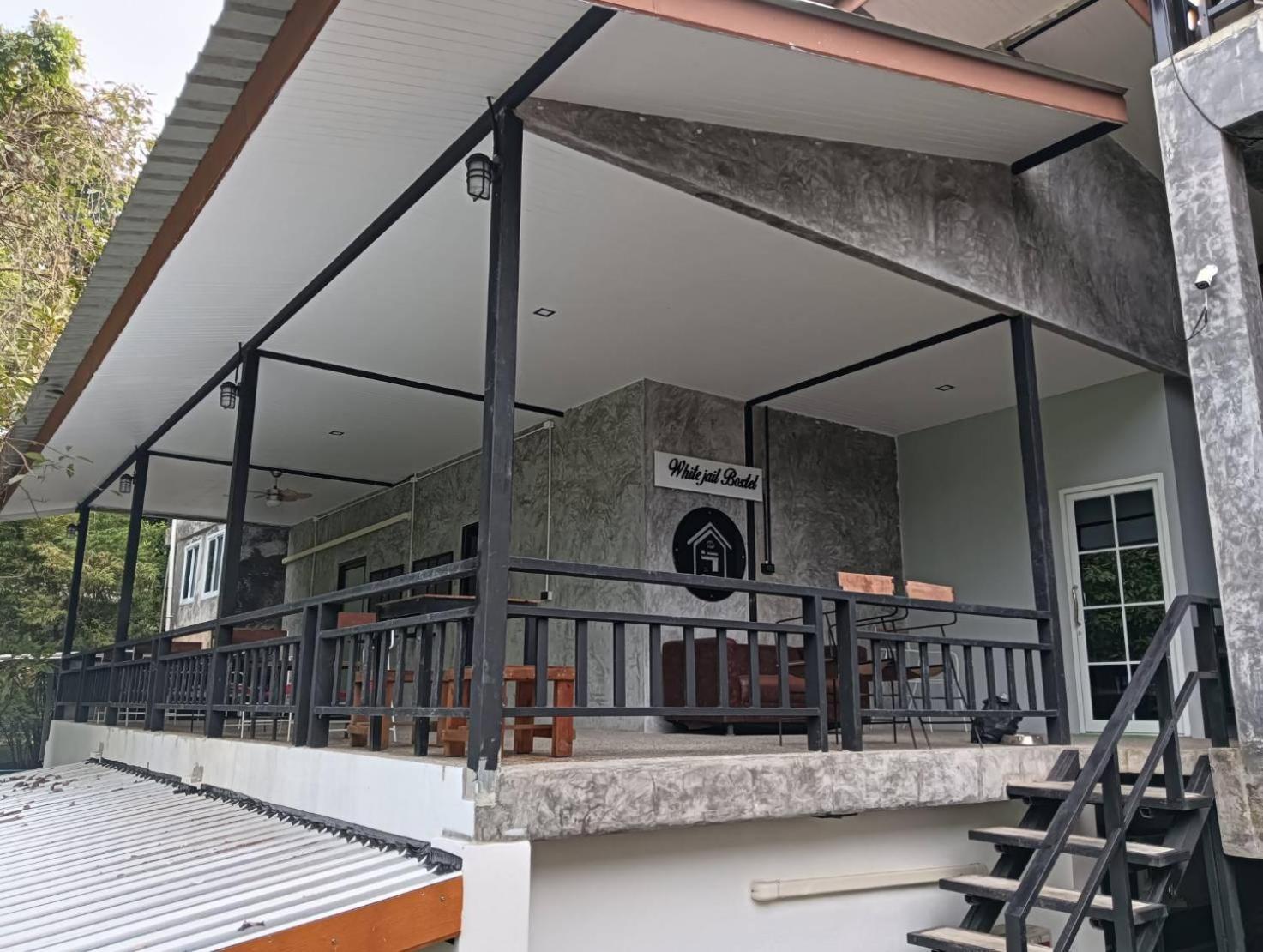 White Jail At Koh Tao Hostel エクステリア 写真