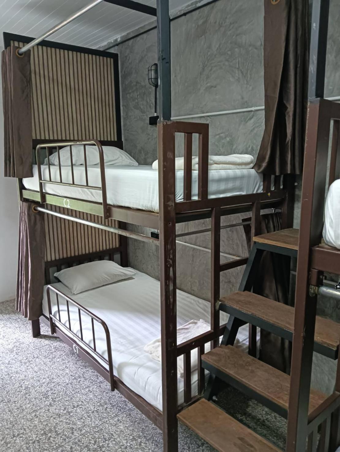 White Jail At Koh Tao Hostel エクステリア 写真