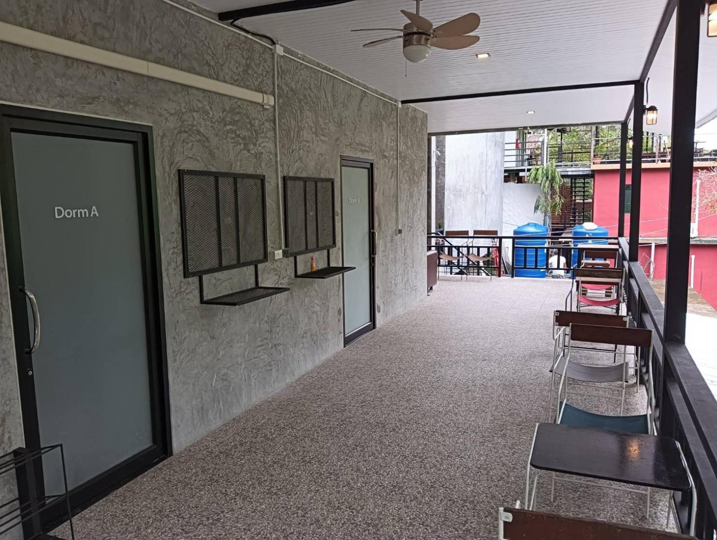 White Jail At Koh Tao Hostel エクステリア 写真