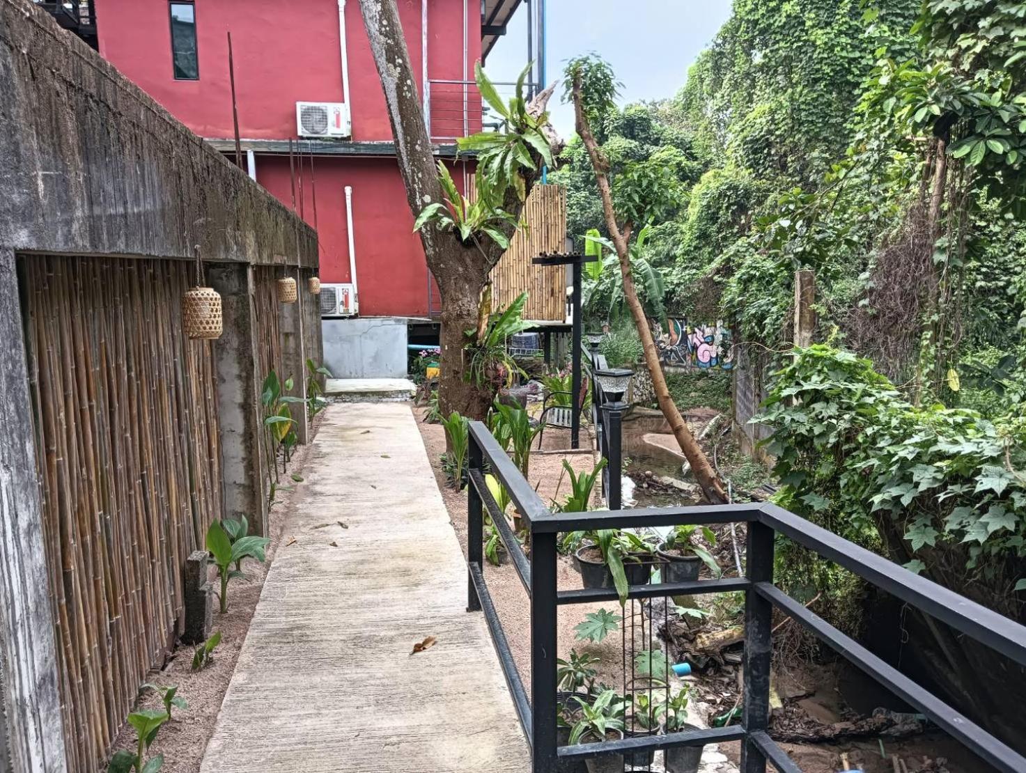White Jail At Koh Tao Hostel エクステリア 写真