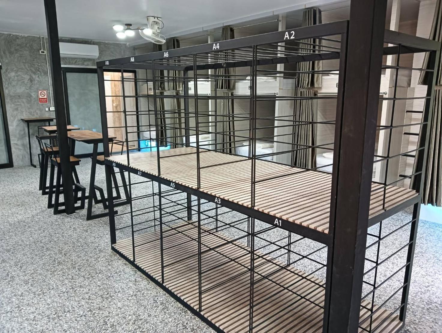 White Jail At Koh Tao Hostel エクステリア 写真