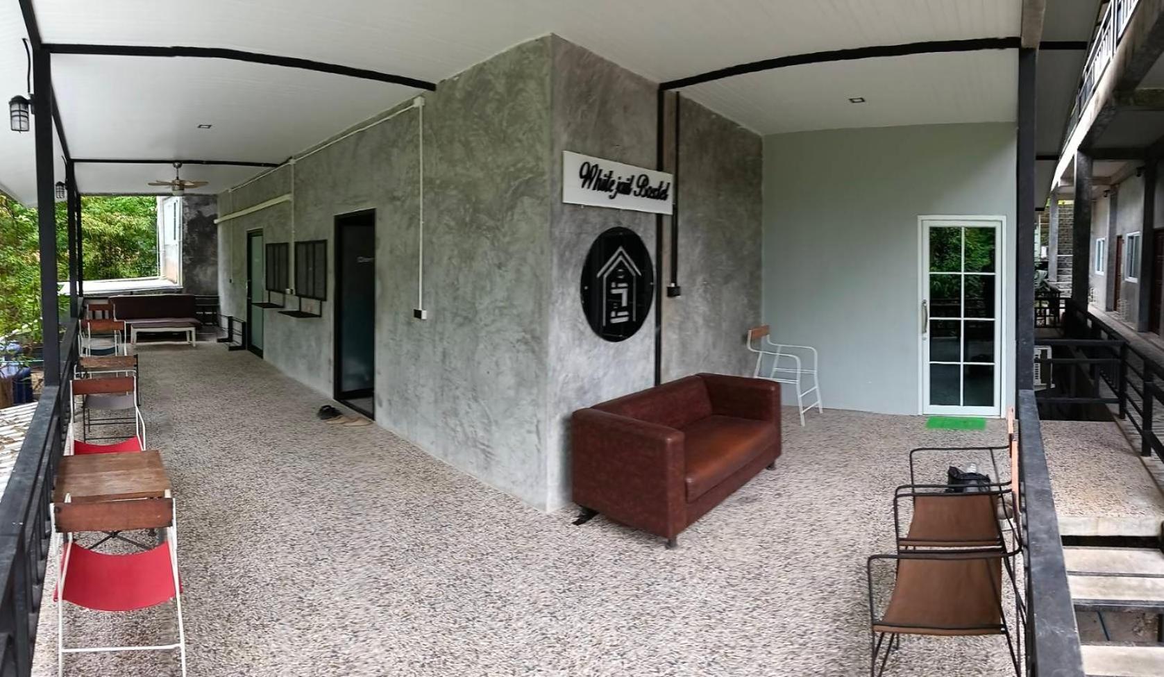 White Jail At Koh Tao Hostel エクステリア 写真