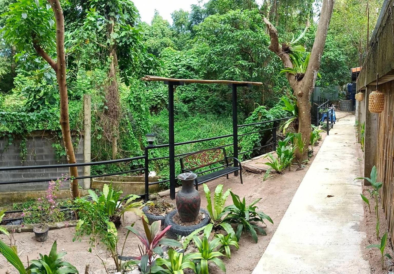 White Jail At Koh Tao Hostel エクステリア 写真