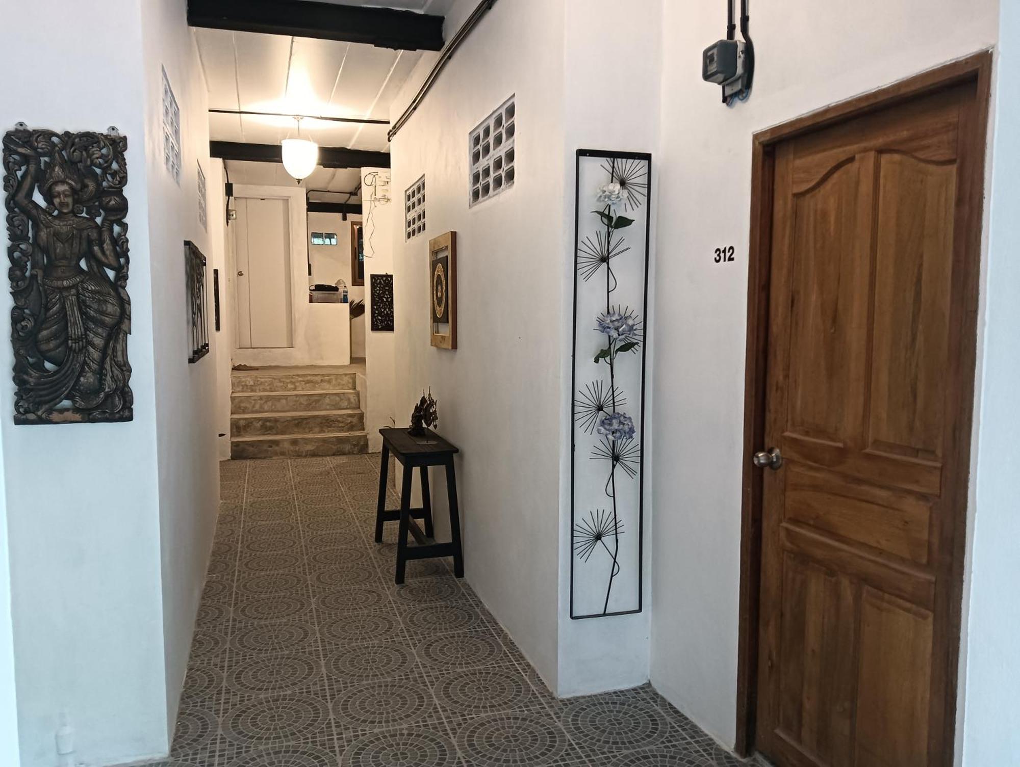 White Jail At Koh Tao Hostel エクステリア 写真
