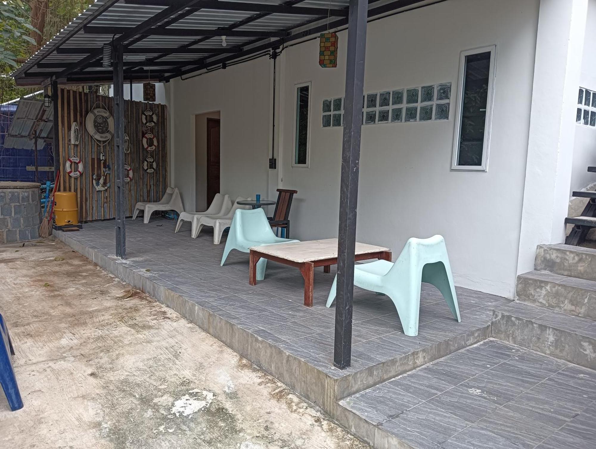 White Jail At Koh Tao Hostel エクステリア 写真