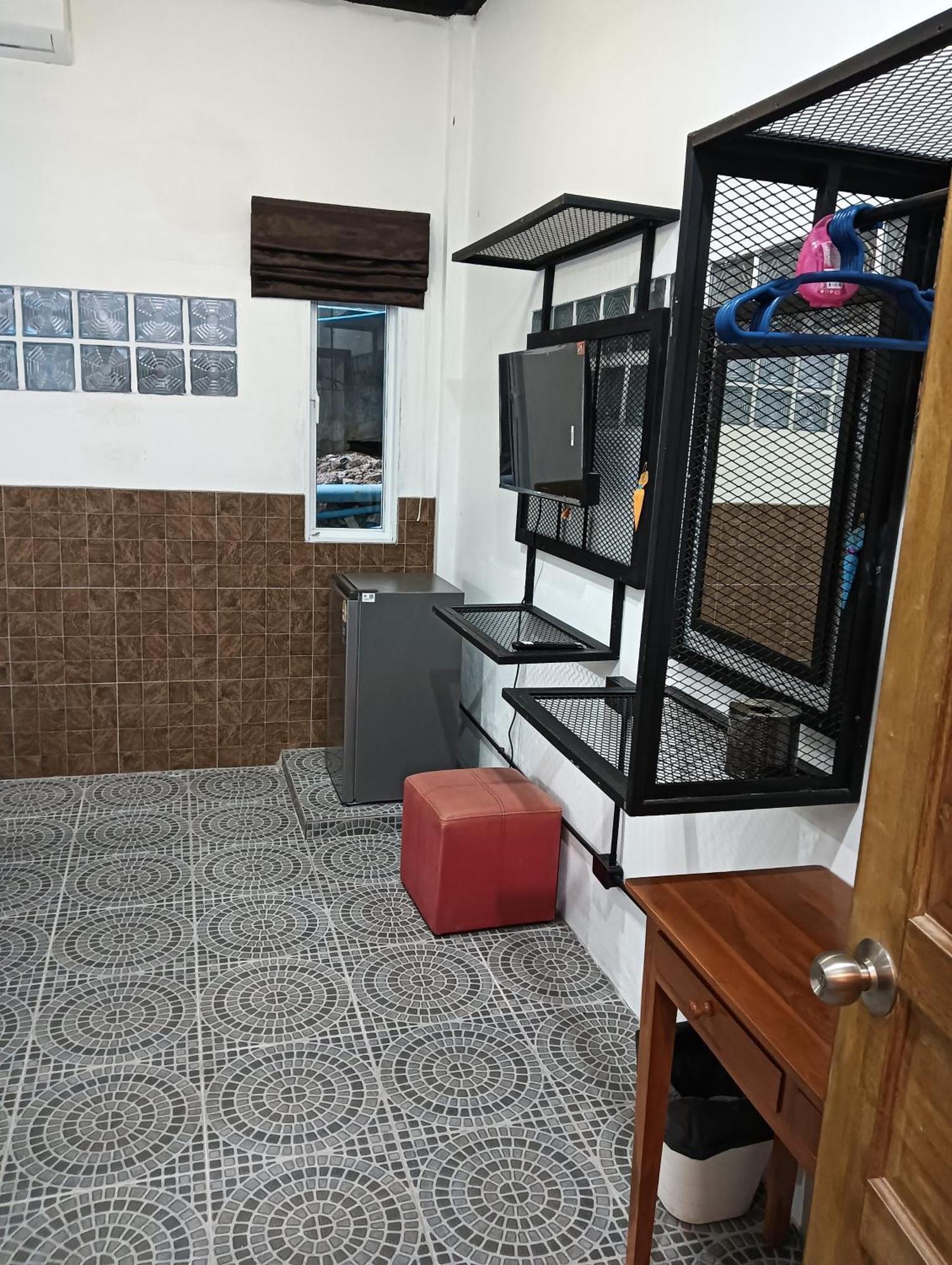 White Jail At Koh Tao Hostel エクステリア 写真