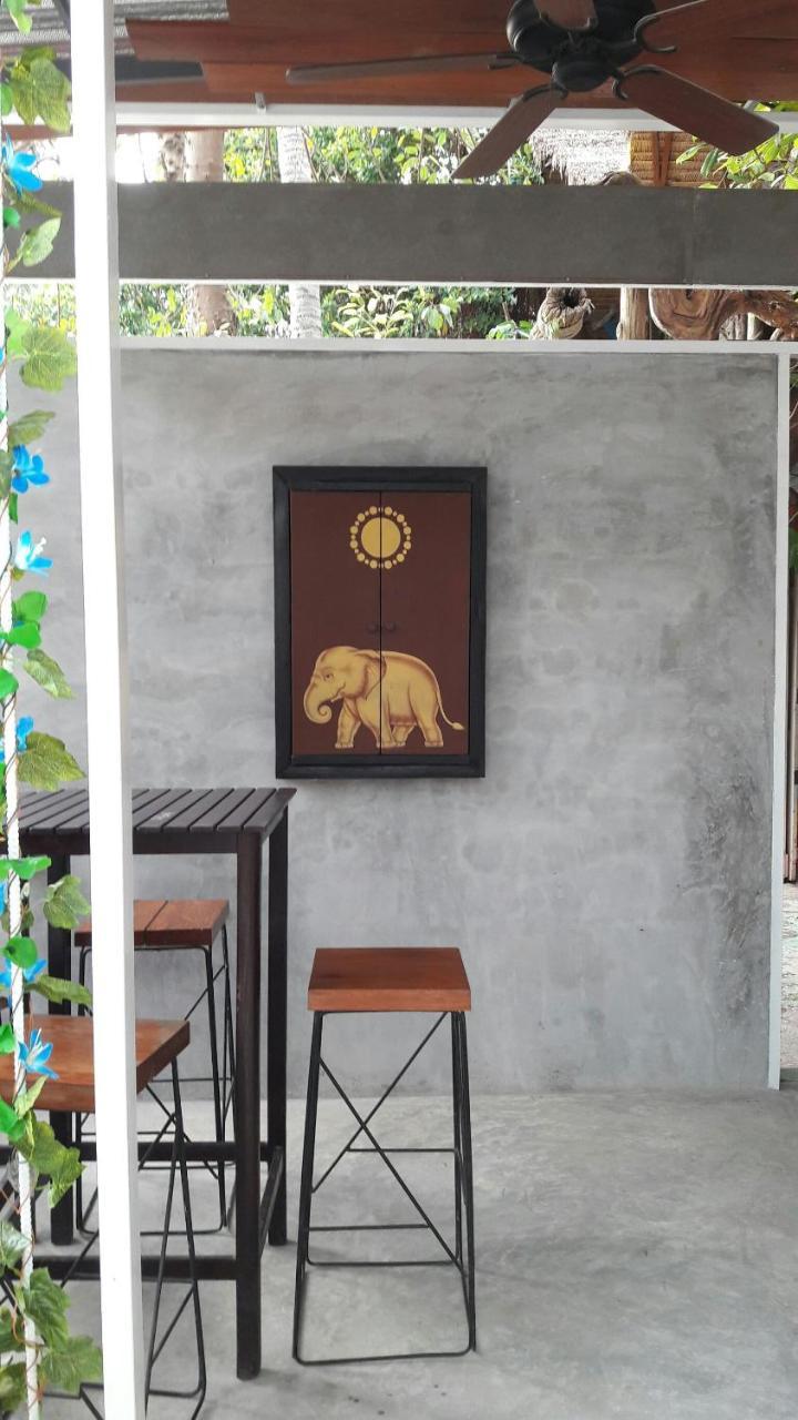 White Jail At Koh Tao Hostel エクステリア 写真
