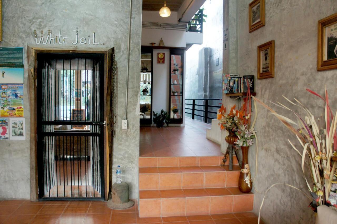 White Jail At Koh Tao Hostel エクステリア 写真